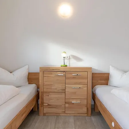 Ferienhaus Bungis Ferien Direkt Am Grimnitzsee, Karree 03 Joachimsthal